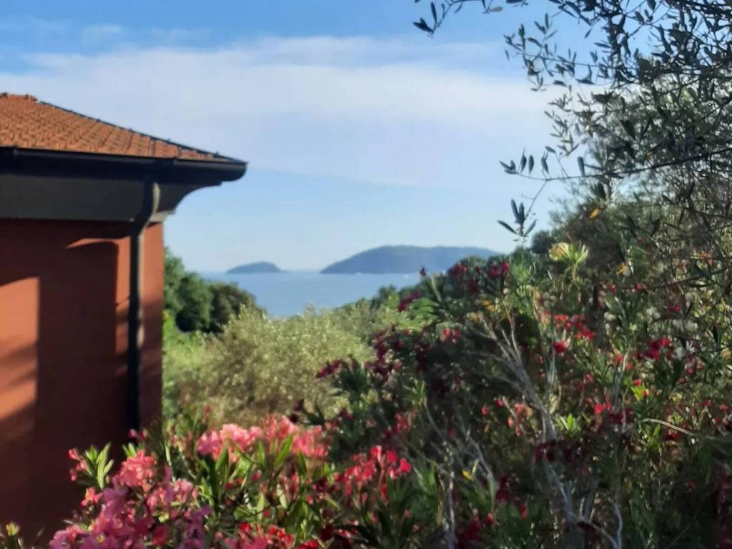 appartamento in vendita a Lerici in zona San Terenzo