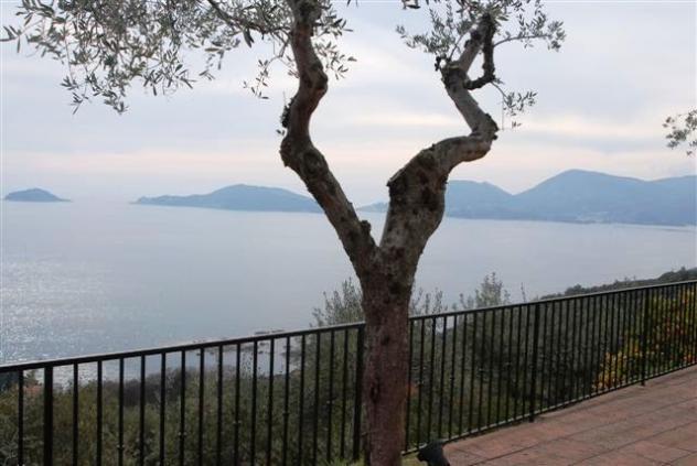 casa indipendente in vendita a Lerici