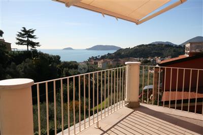 casa indipendente in vendita a Lerici