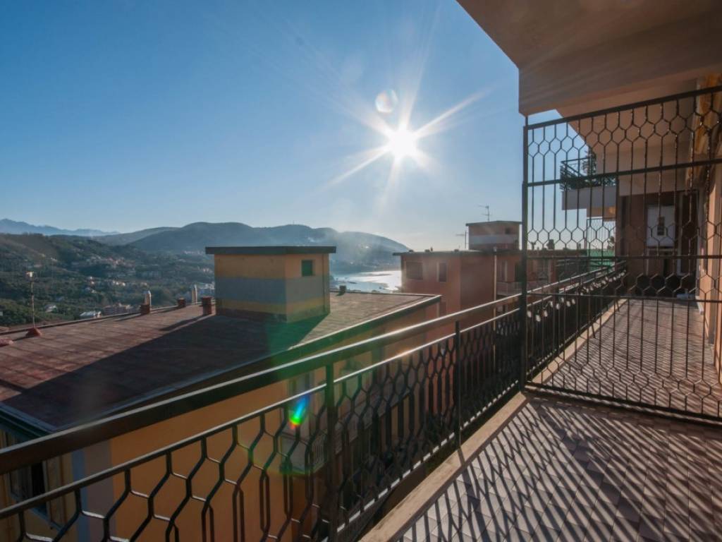 appartamento in vendita a Lerici in zona San Terenzo