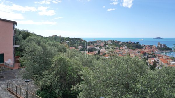 casa indipendente in vendita a Lerici