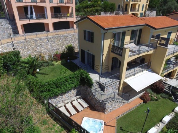 casa indipendente in vendita a Lerici