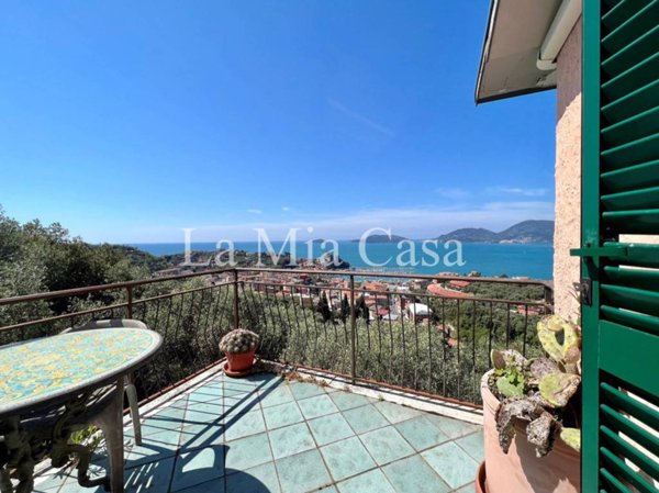 casa indipendente in vendita a Lerici