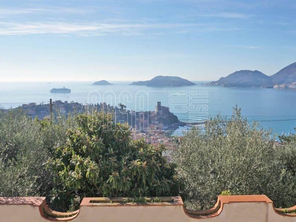 casa indipendente in vendita a Lerici