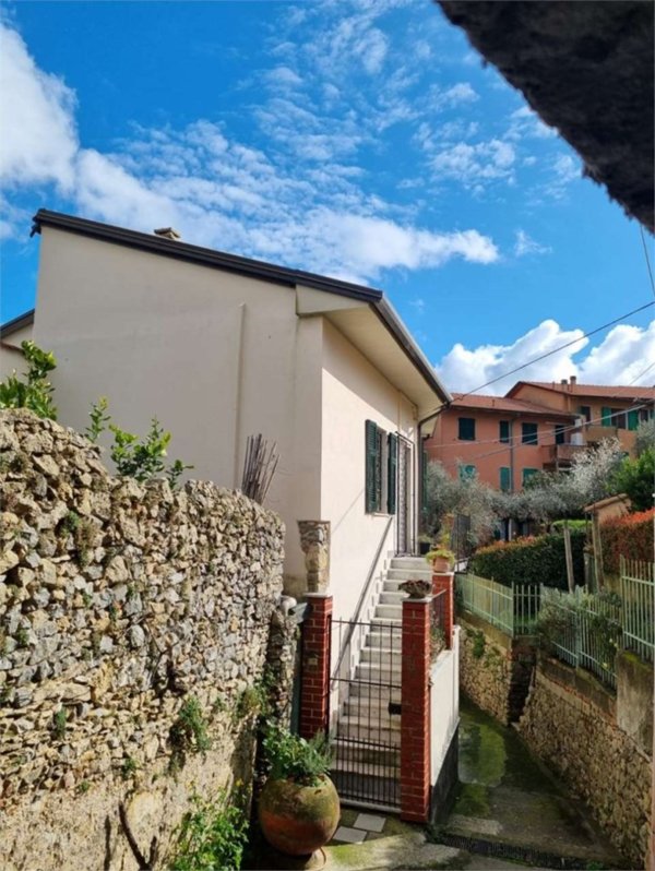 casa indipendente in vendita a Lerici in zona Pugliola