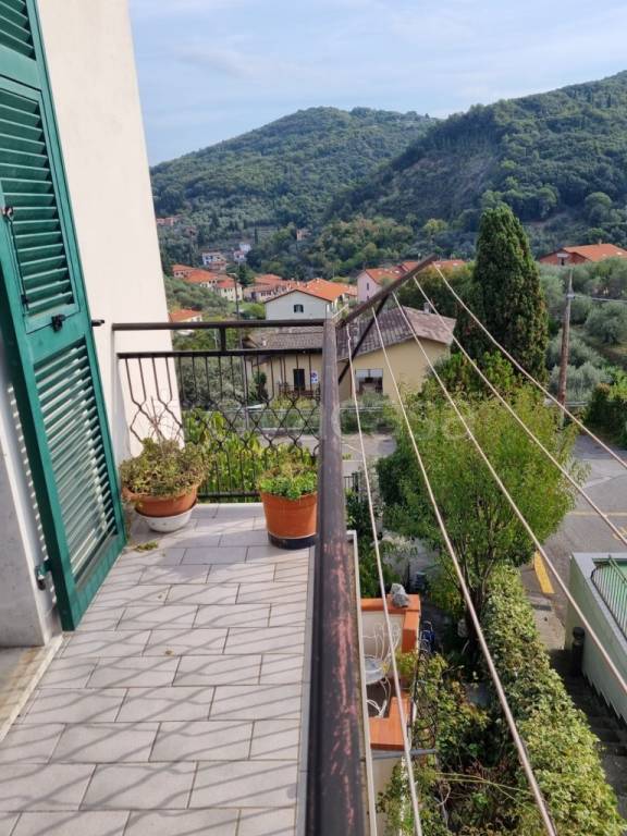 appartamento in vendita a Lerici in zona Pugliola