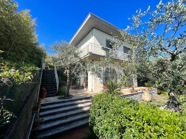 casa indipendente in vendita a Lerici
