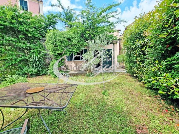 casa indipendente in vendita a Lerici in zona Pugliola