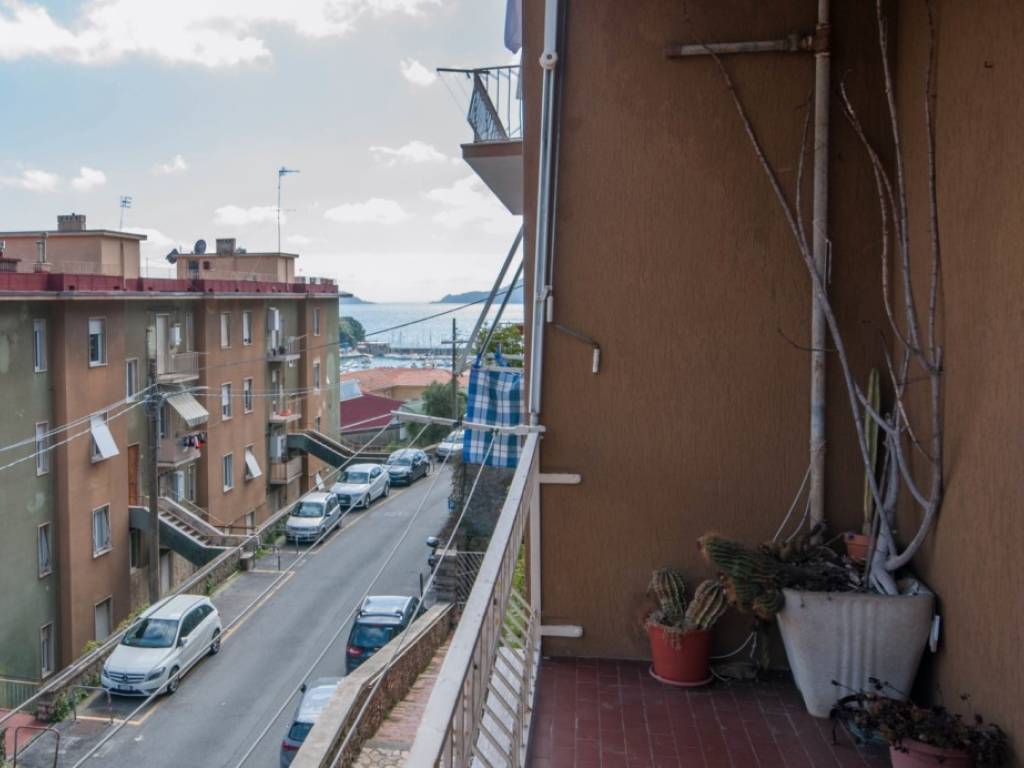 appartamento in vendita a Lerici in zona San Terenzo