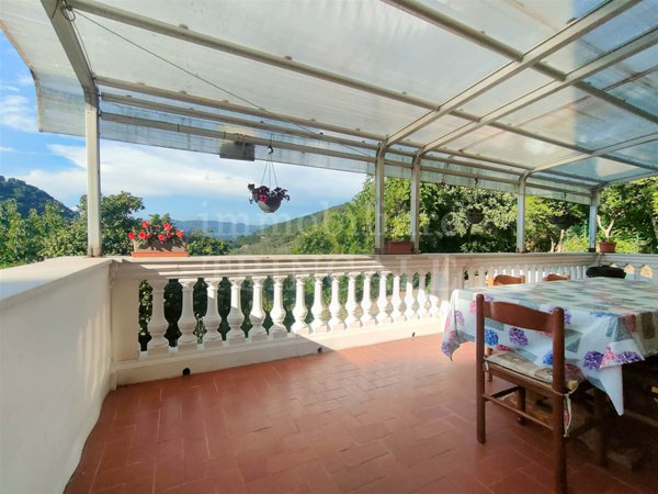 casa indipendente in vendita a Lerici in zona Pugliola