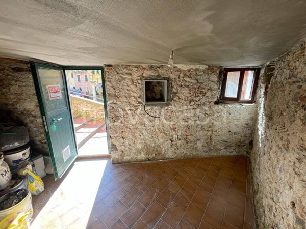 locale commerciale in vendita a Lerici