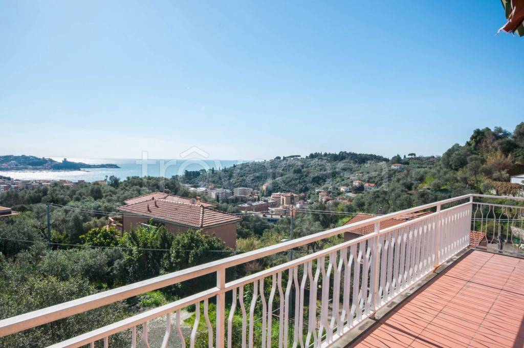 appartamento in vendita a Lerici in zona San Terenzo