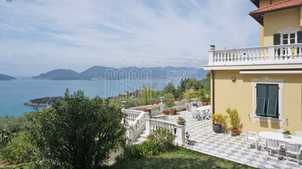 casa indipendente in vendita a Lerici in zona La Serra