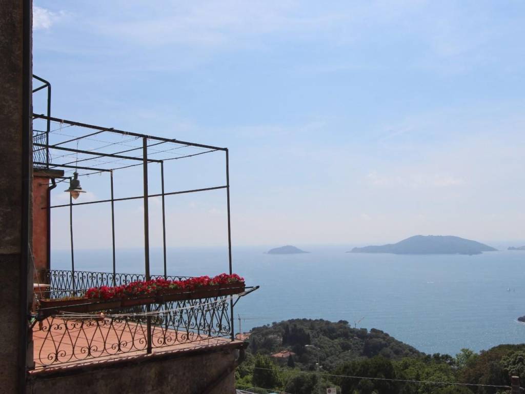 appartamento in vendita a Lerici in zona La Serra
