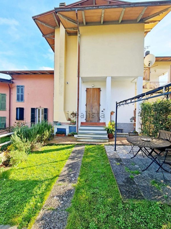 casa indipendente in vendita a Lerici