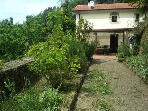 casa indipendente in vendita a Lerici in zona Pugliola