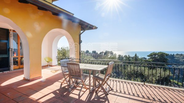 casa indipendente in vendita a Lerici