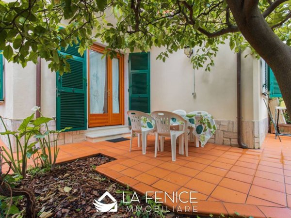 casa indipendente in vendita a Lerici