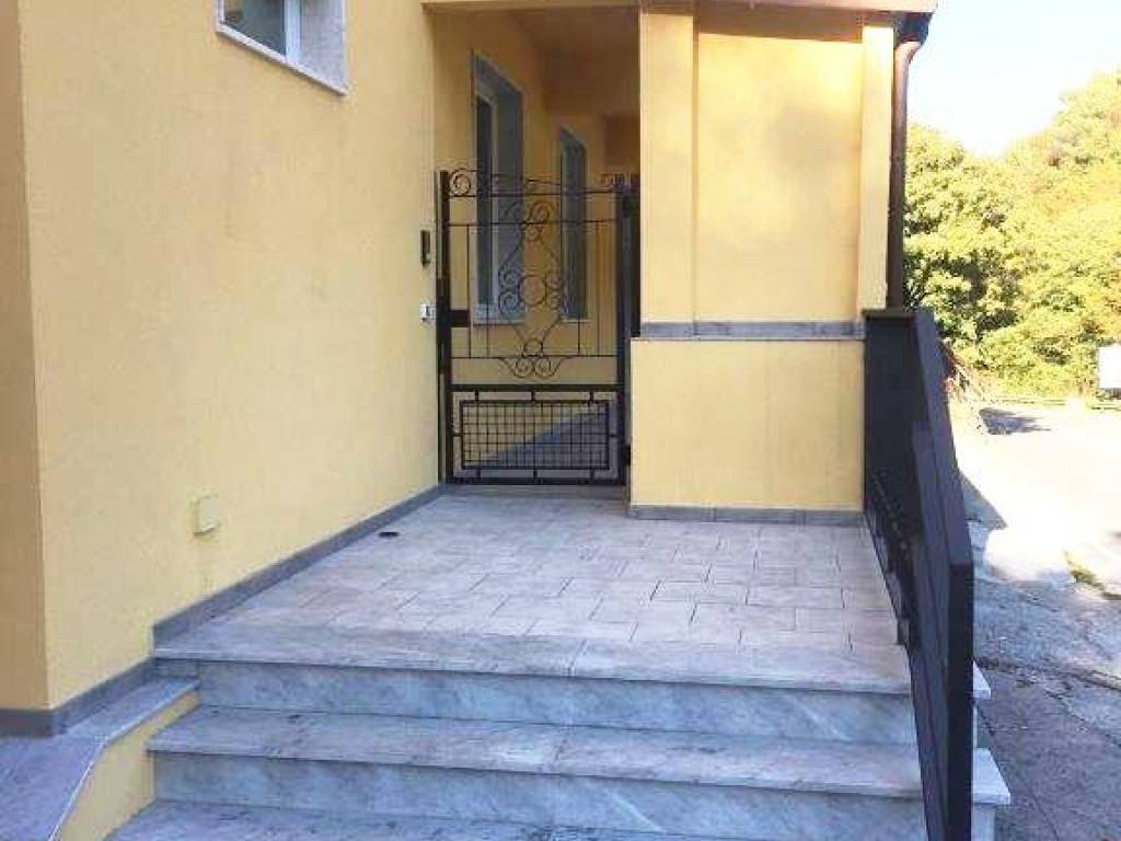 appartamento in vendita a Lerici in zona Pugliola