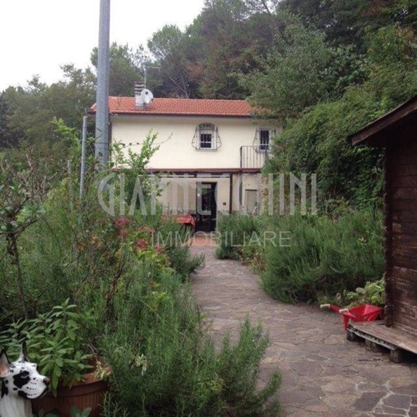 casa indipendente in vendita a Lerici in zona Pugliola