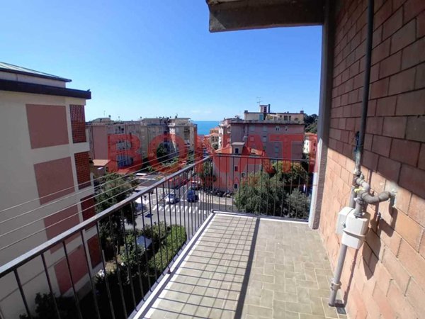 pentavano in vendita a Lerici in zona San Terenzo