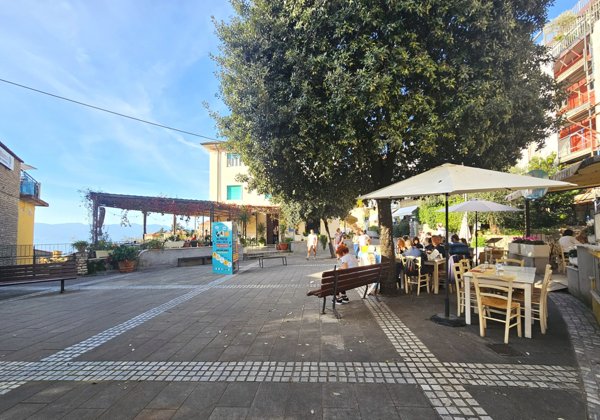 locale commerciale in vendita a Lerici in zona Tellaro