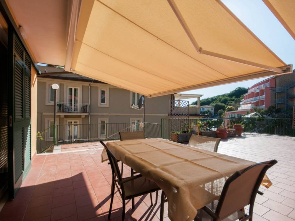 appartamento in vendita a Lerici in zona La Serra