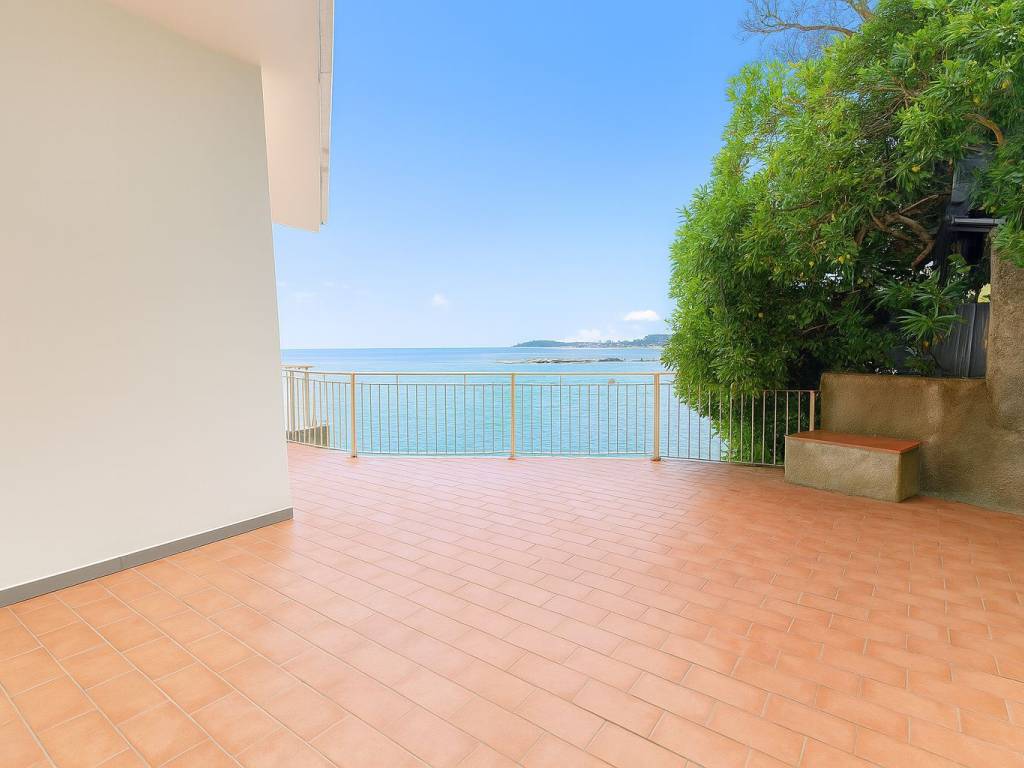 appartamento in vendita a Lerici in zona La Serra