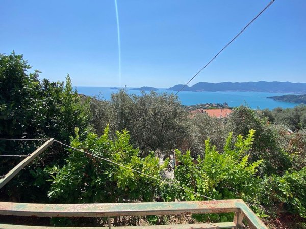 appartamento in vendita a Lerici in zona La Serra