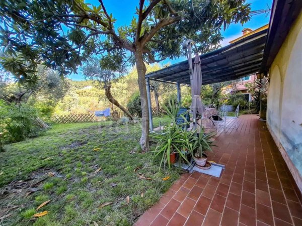 appartamento in vendita a Lerici in zona Pugliola