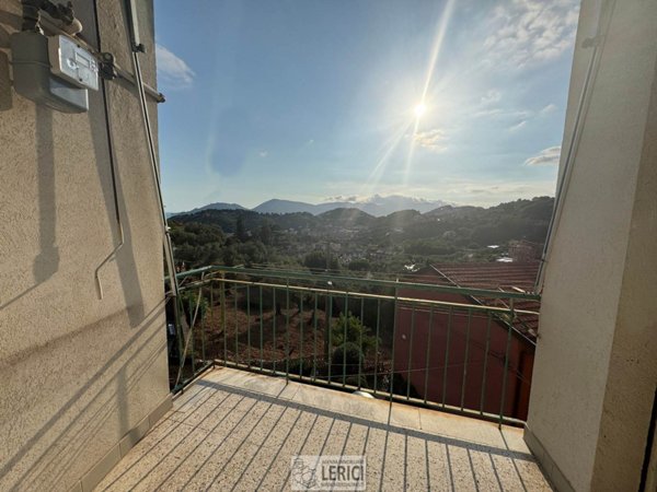 appartamento in vendita a Lerici in zona Pugliola