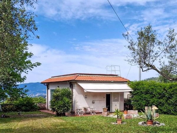 casa indipendente in vendita a Lerici in zona Pugliola