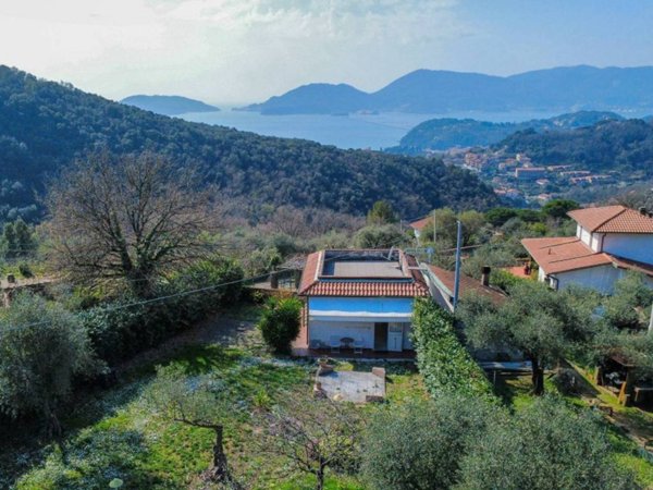 casa indipendente in vendita a Lerici in zona Pugliola