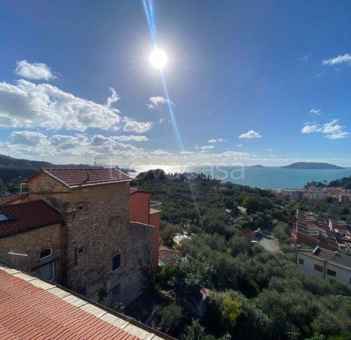casa indipendente in vendita a Lerici in zona San Terenzo