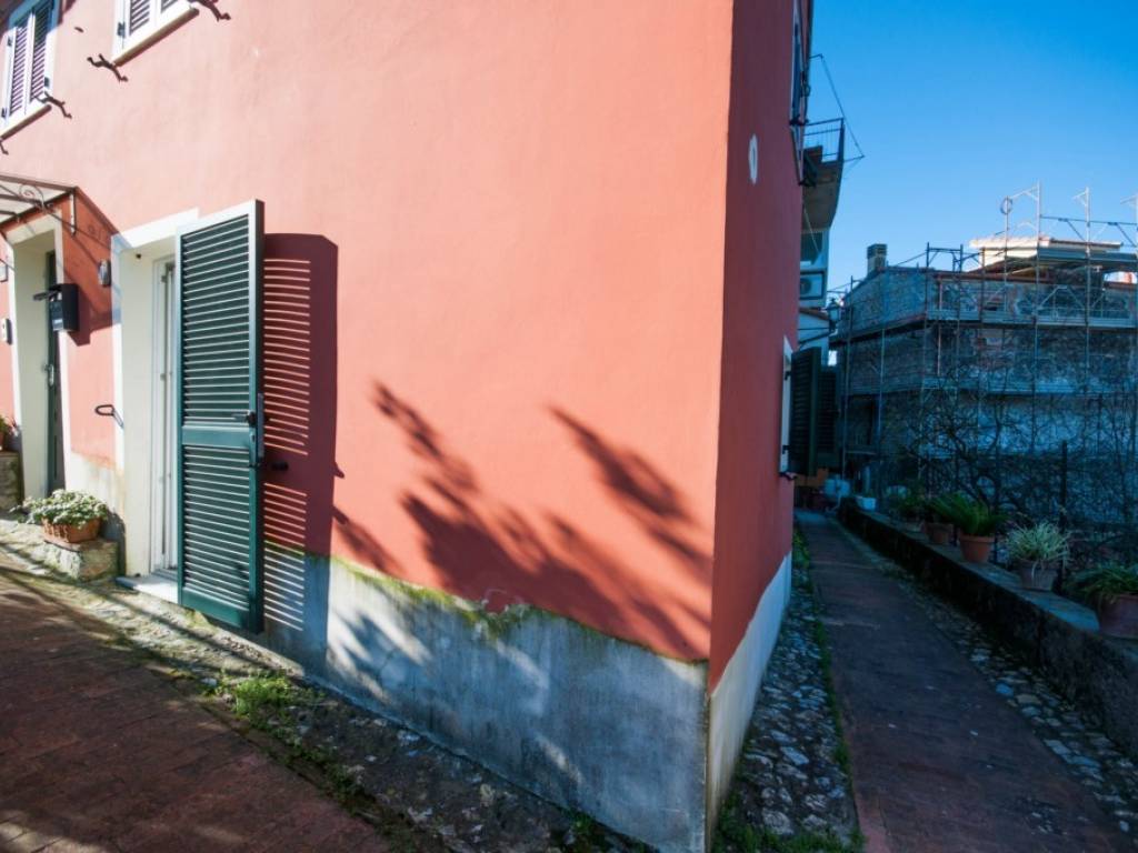 appartamento in vendita a Lerici in zona Pugliola