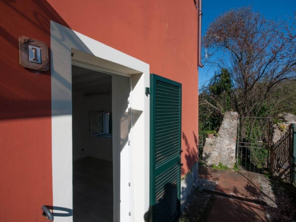 appartamento in vendita a Lerici in zona Pugliola