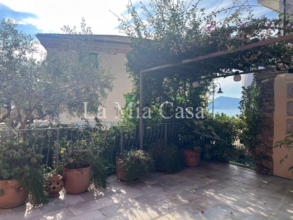 appartamento in vendita a Lerici in zona Tellaro