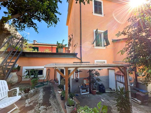 appartamento in vendita a Lerici in zona Tellaro