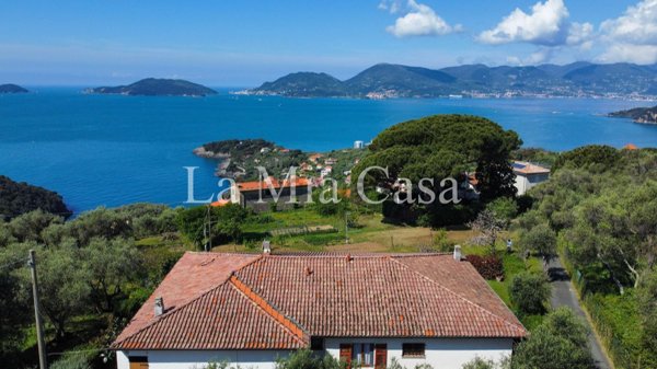 casa indipendente in vendita a Lerici