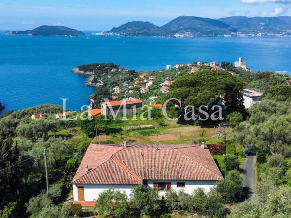 casa indipendente in vendita a Lerici