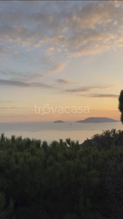 casa indipendente in vendita a Lerici