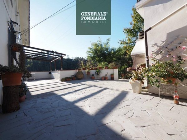 casa indipendente in vendita a Lerici