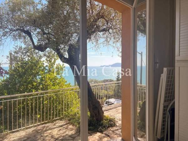 appartamento in vendita a Lerici in zona Tellaro