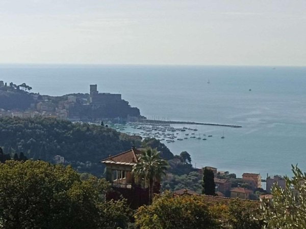 casa indipendente in vendita a Lerici