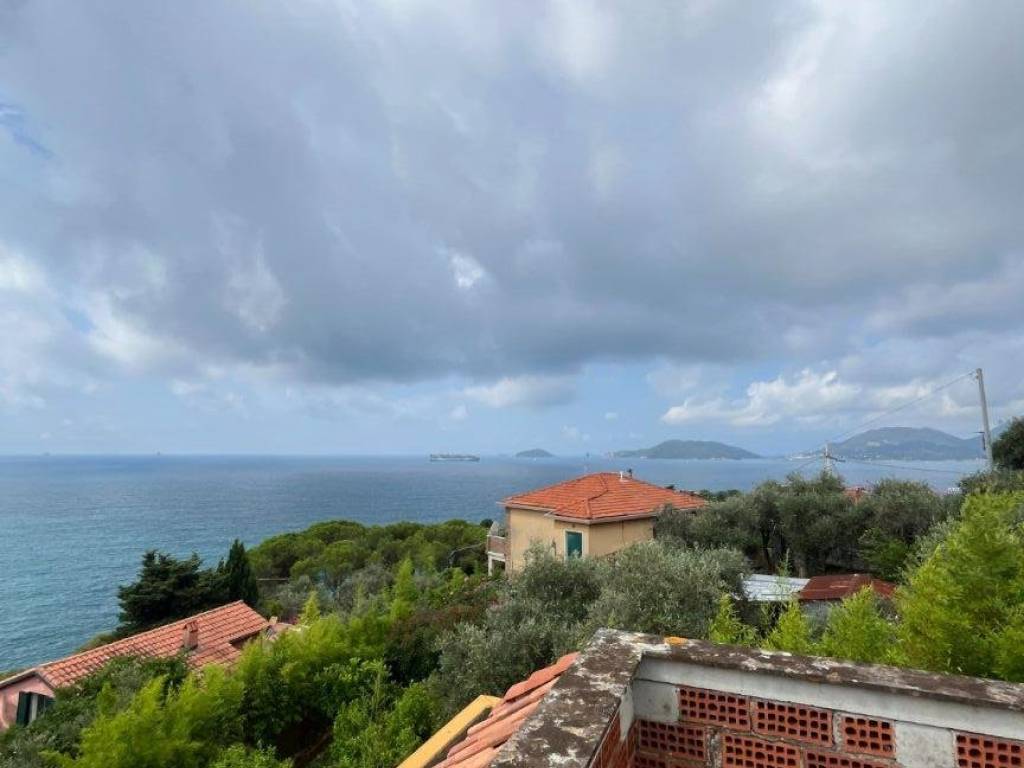 casa indipendente in vendita a Lerici