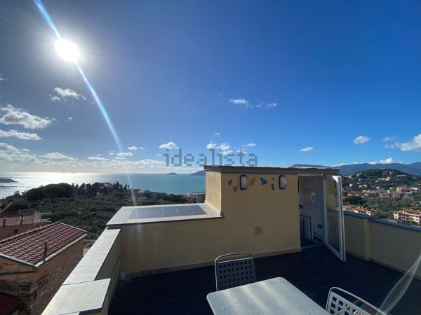 casa indipendente in vendita a Lerici in zona San Terenzo