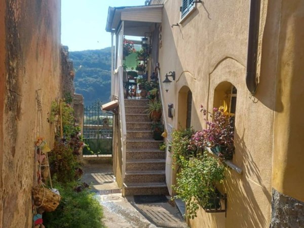 casa indipendente in vendita a Lerici in zona Pugliola