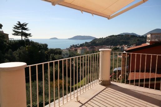 casa indipendente in vendita a Lerici
