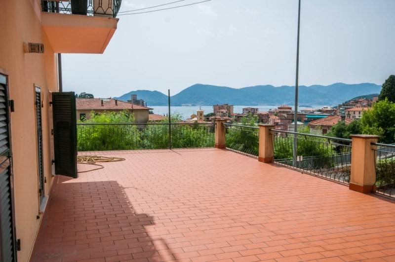 appartamento in vendita a Lerici in zona Pugliola