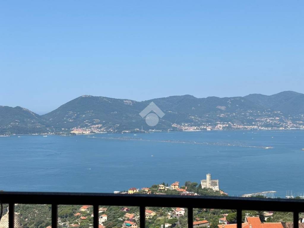 appartamento in vendita a Lerici in zona La Serra